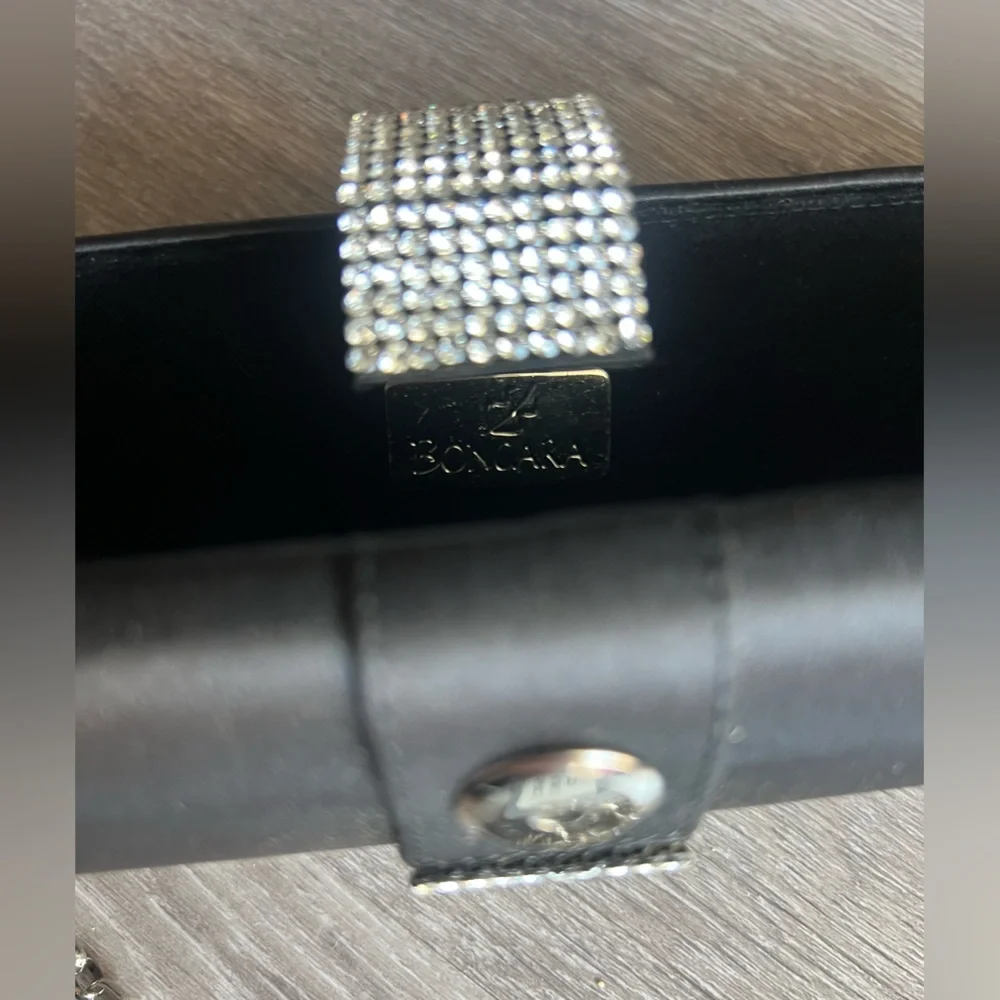 Sleek Black and Silver Wristlet Clutch - Picture 5 of 6